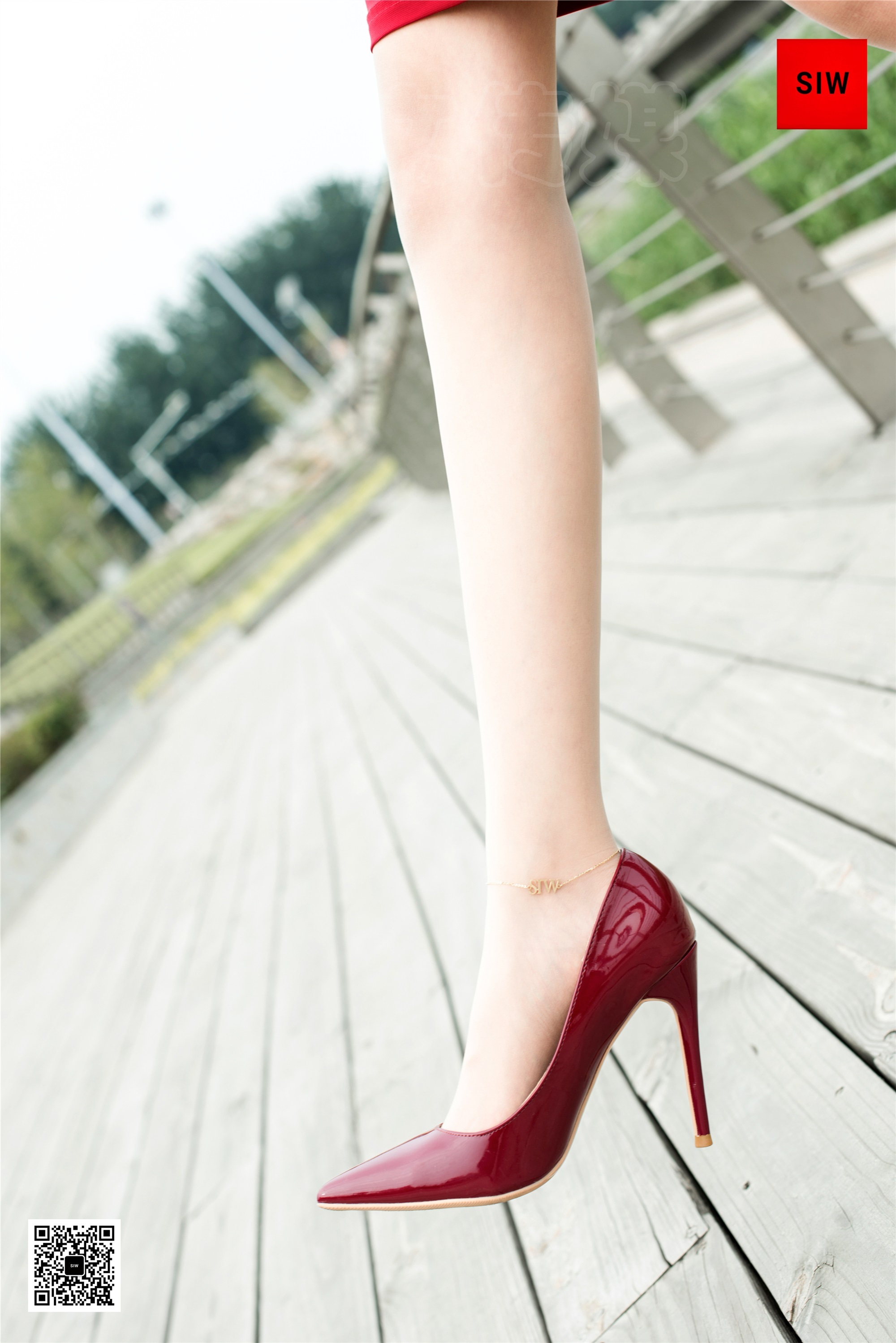 SIW斯文传媒  VOL.041 水岸红裙-甄珍